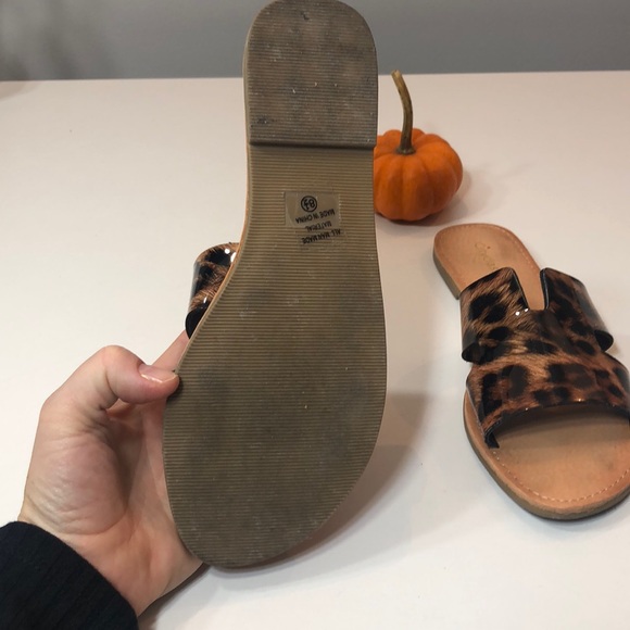 Sandals. Leopard print - Picture 3 of 3